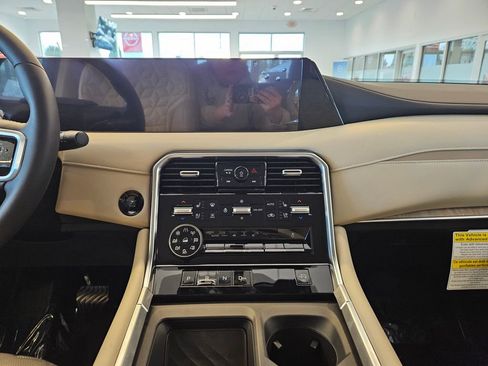 New 2026 Nissan Armada Platinum image 18