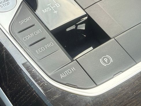 Used 2020 BMW 330i Sedan w/ Convenience Package image 25