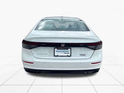 Used 2024 Honda Accord Touring image 7