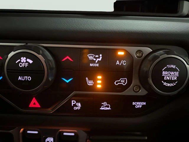 Used 2025 Jeep Wrangler Unlimited Sahara w/ Safety Group AWD/4WD image 51
