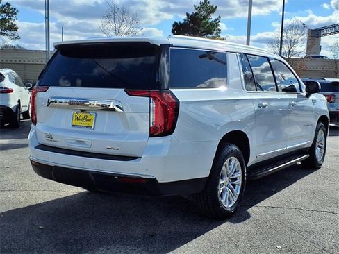 Used 2021 GMC Yukon XL SLT w/ SLT Premium Package image 2