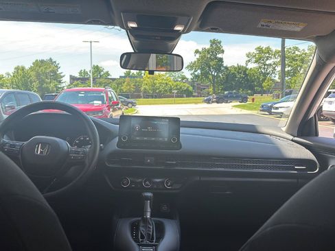 Used 2024 Honda HR-V LX image 17