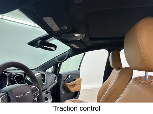 Used 2023 Chrysler Pacifica Pinnacle w/ Trailer Tow Group image 32