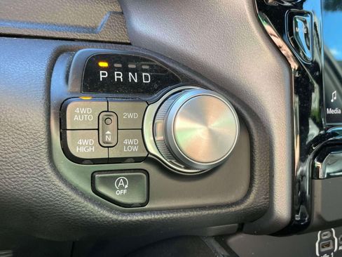 Used 2023 RAM 1500 Laramie AWD/4WD image 30
