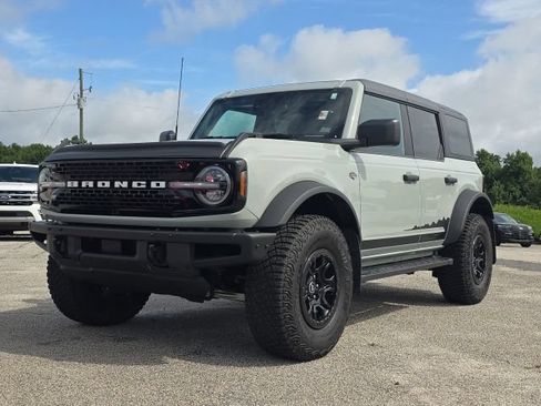 Used 2022 Ford Bronco Wildtrak AWD/4WD image 1