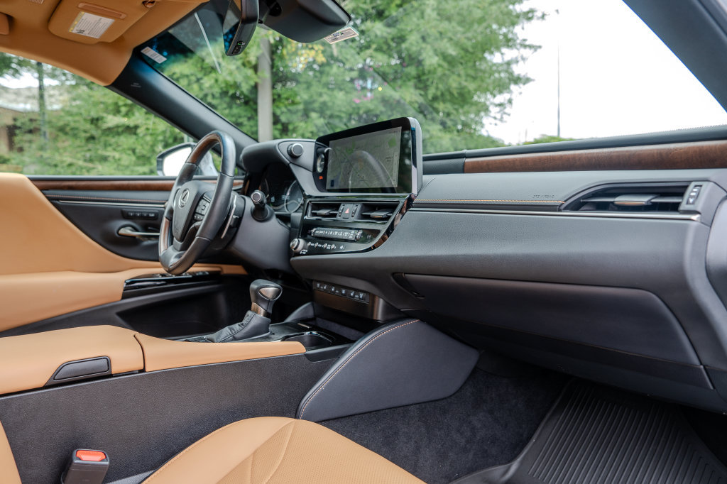 Used 2024 Lexus ES 350 Ultra Luxury w/ Accessory Package (Z1) FWD image 24