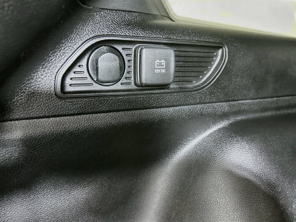 Used 2024 Jeep Grand Cherokee Altitude AWD/4WD image 33