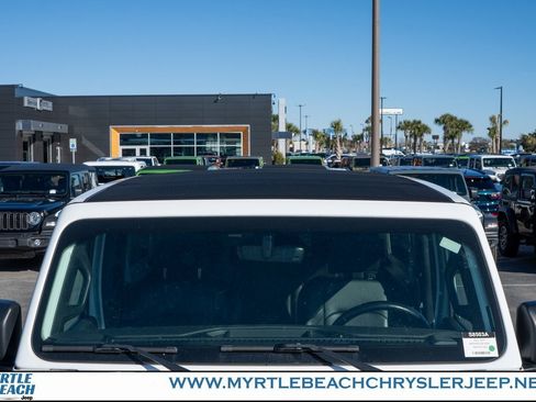 Certified 2021 Jeep Wrangler Unlimited Sahara image 10