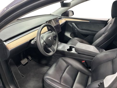 Certified 2023 Tesla Model Y Long Range AWD/4WD image 9