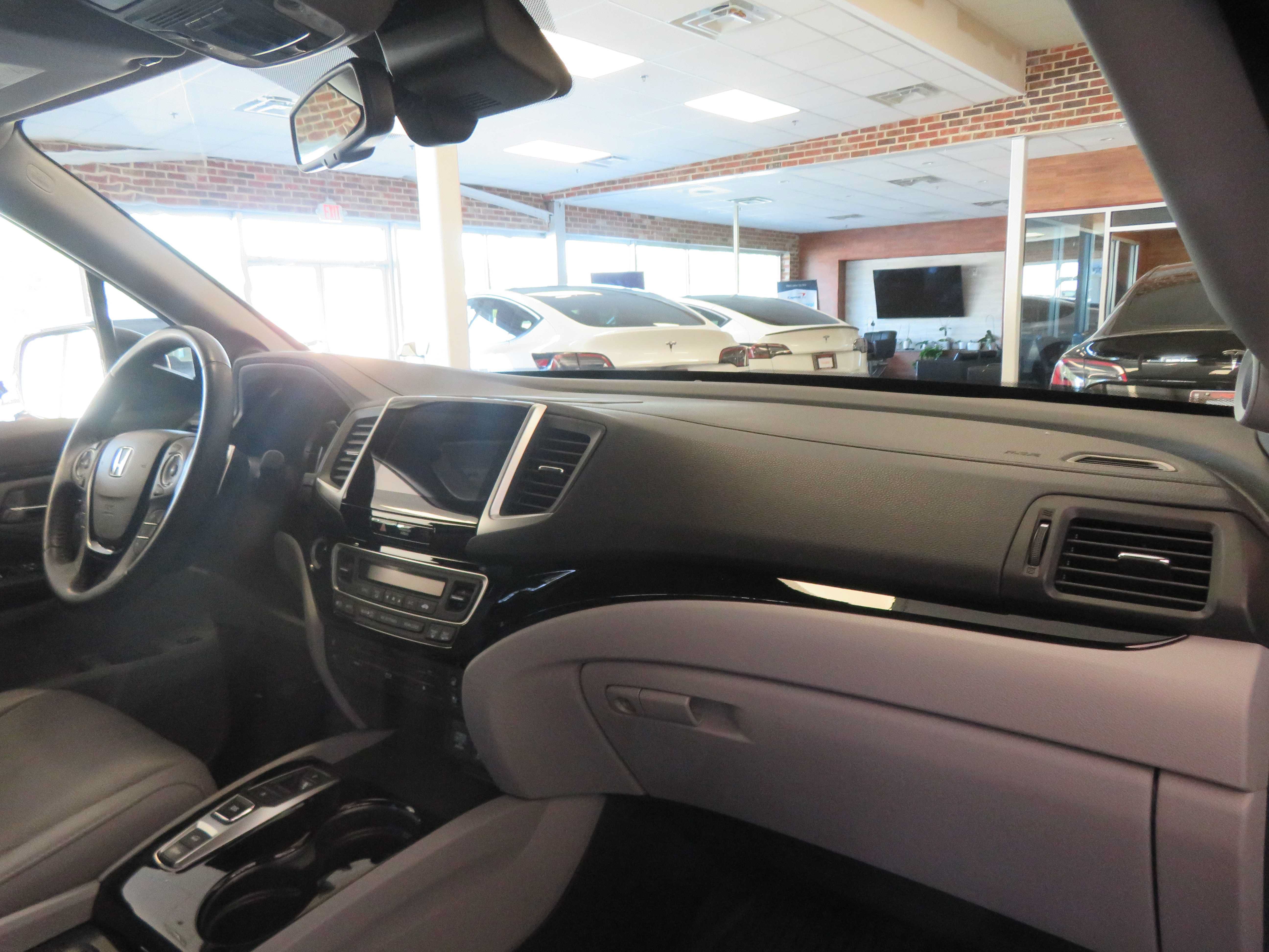 Used 2017 Honda Pilot Elite image 34