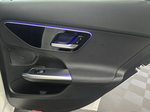 Used 2025 Mercedes-Benz C 300 4MATIC Sedan image 24