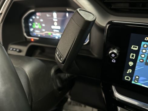 Used 2024 GMC Sierra 3500 Denali w/ Technology Package image 49