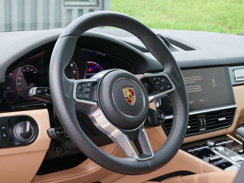 Certified 2023 Porsche Cayenne Platinum Edition AWD/4WD image 48