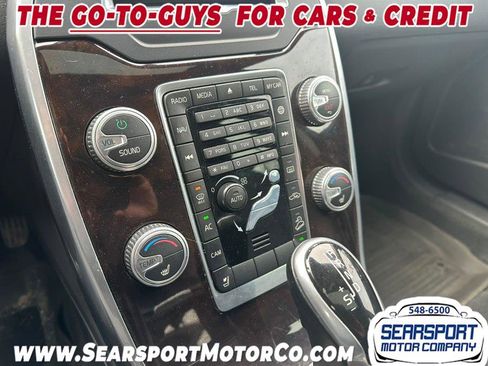 Used 2016 Volvo XC70 T5 Premier image 11