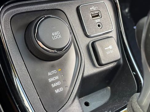 Used 2021 Jeep Compass Latitude w/ Sun and Sound Group image 29