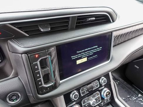 Used 2024 GMC Yukon XL Denali image 23