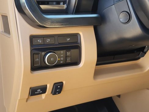 Used 2024 Ford F250 Lariat w/ FX4 Off-Road Package image 27