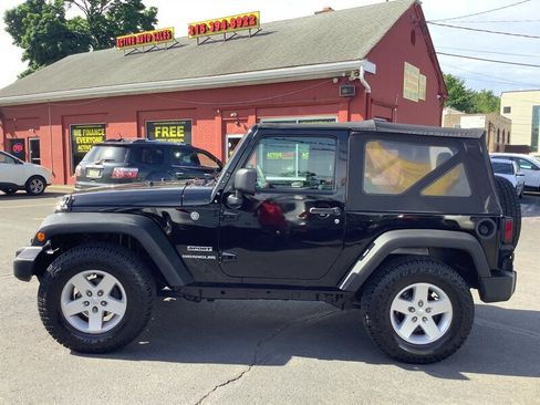 Used 2017 Jeep Wrangler Sport AWD/4WD image 5