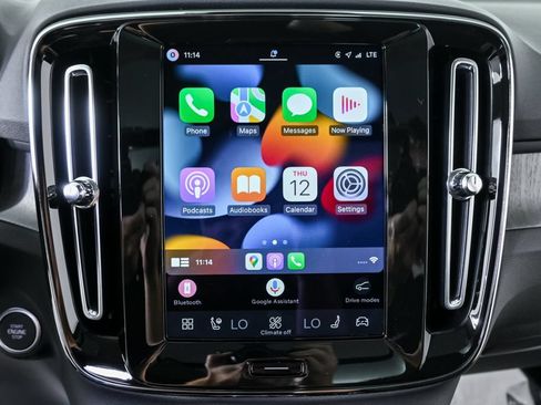 Used 2026 Volvo XC40 B4 Plus w/ Protection Package Premier FWD image 17