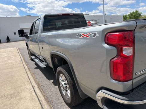 Used 2025 Chevrolet Silverado 2500 LT w/ Convenience Package image 10