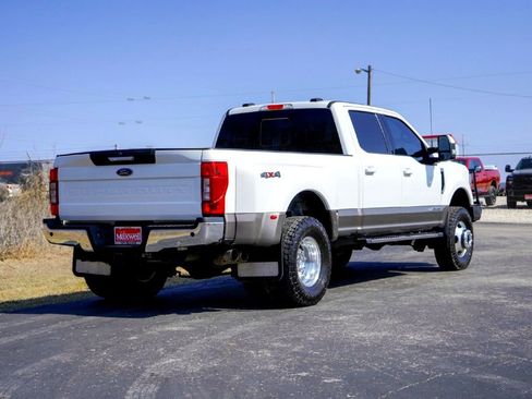 Used 2022 Ford F350 Lariat w/ Lariat Value Package image 5