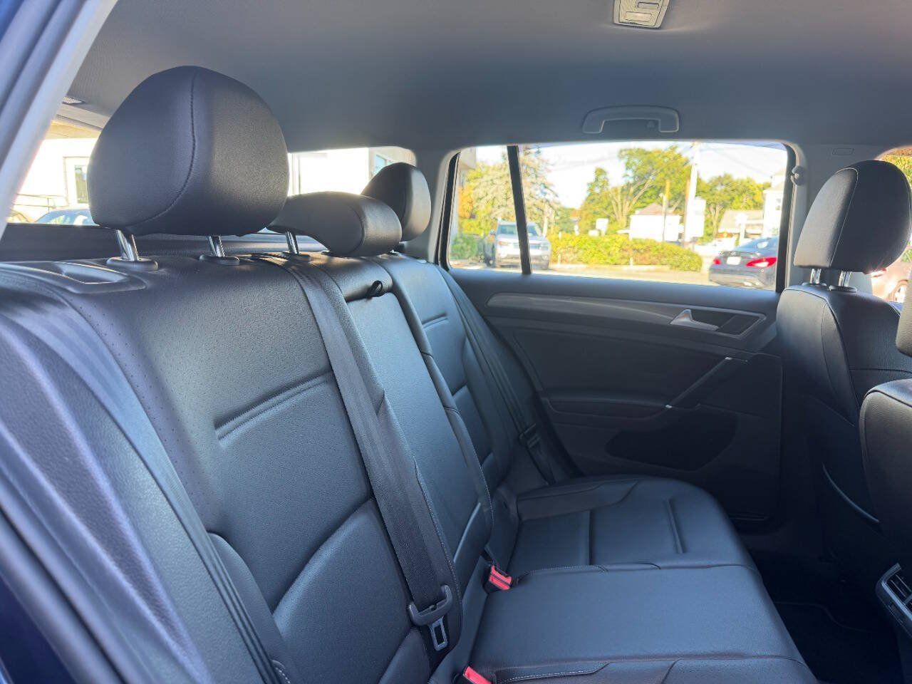 Used 2019 Volkswagen Golf Alltrack S AWD/4WD image 24
