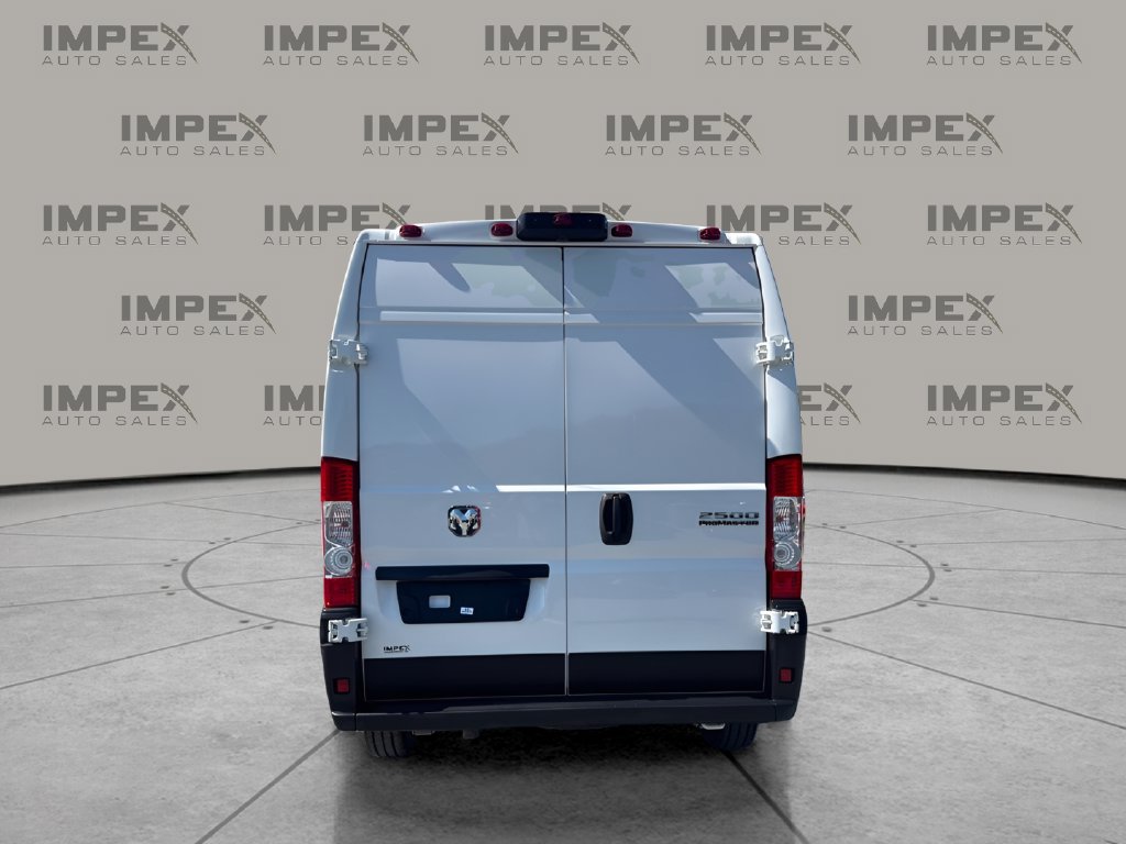 Used 2025 RAM ProMaster 2500 w/ Convenience Group FWD image 4