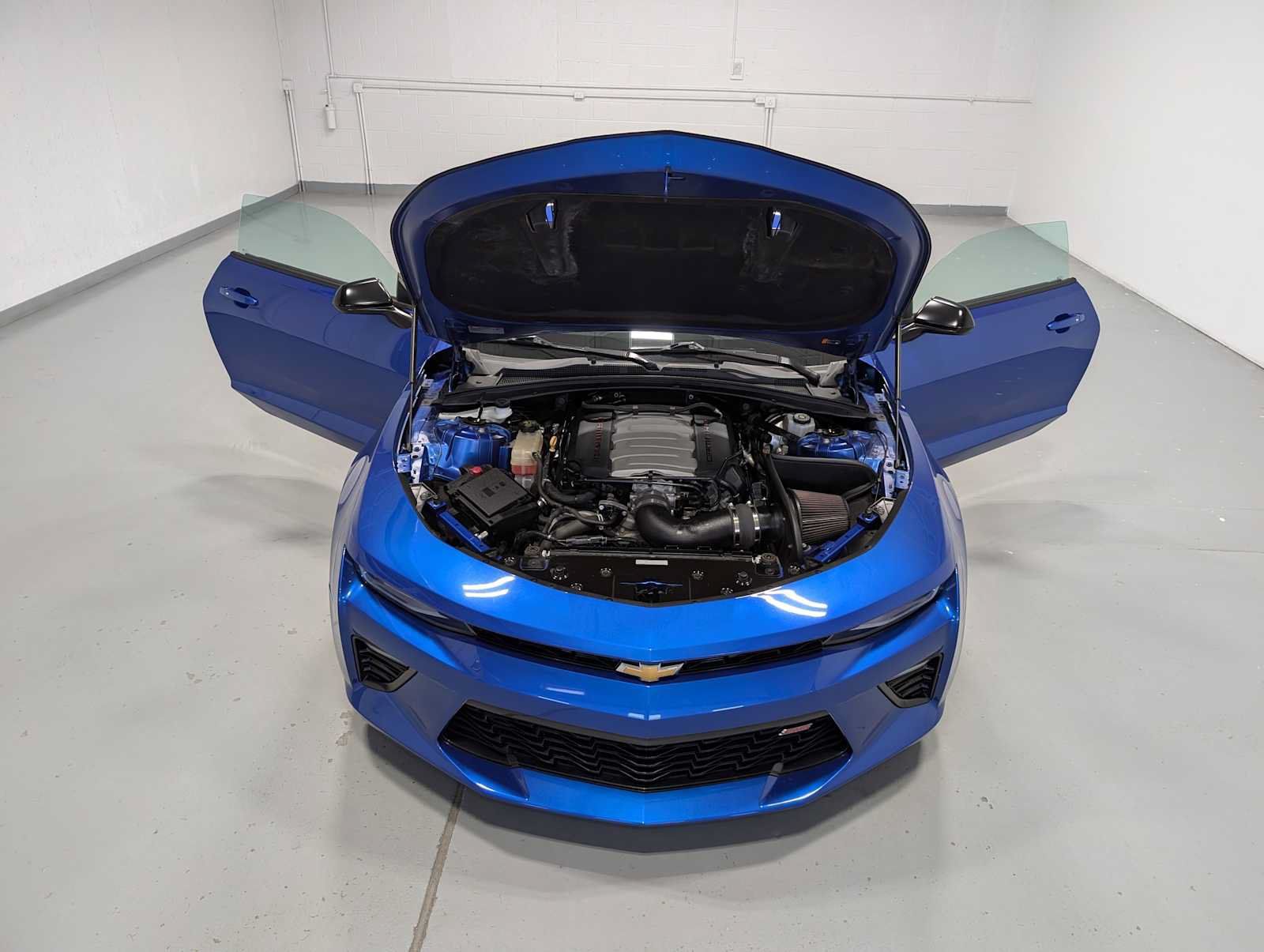 Used 2018 Chevrolet Camaro SS RWD image 12
