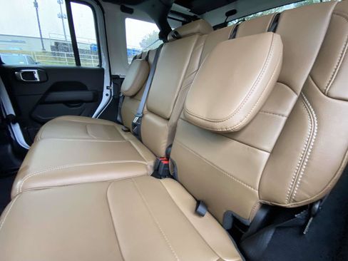 Used 2023 Jeep Wrangler Sahara w/ Cold Weather Group image 18