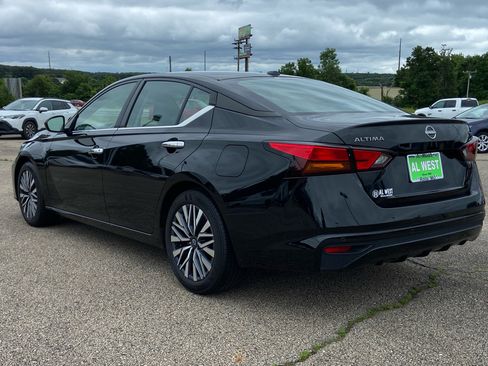 Used 2024 Nissan Altima 2.5 SV FWD image 5