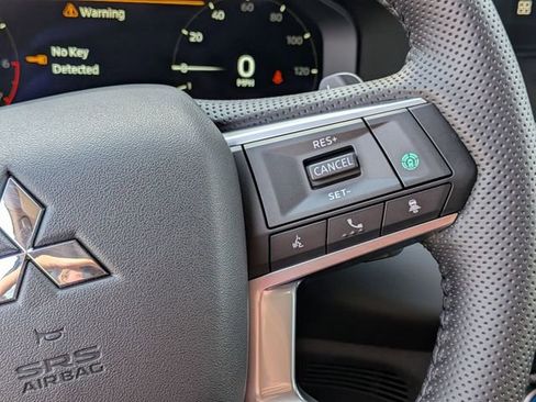 New 2026 Mitsubishi Outlander SE image 17