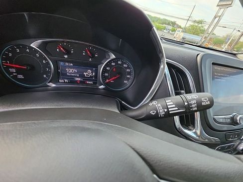Used 2023 Chevrolet Equinox LT AWD/4WD image 13