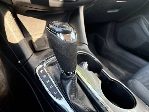 Used 2018 Chevrolet Cruze LT w/ Convenience Package FWD image 17