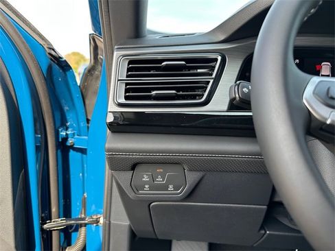 New 2026 Volkswagen Atlas Cross Sport SE image 15