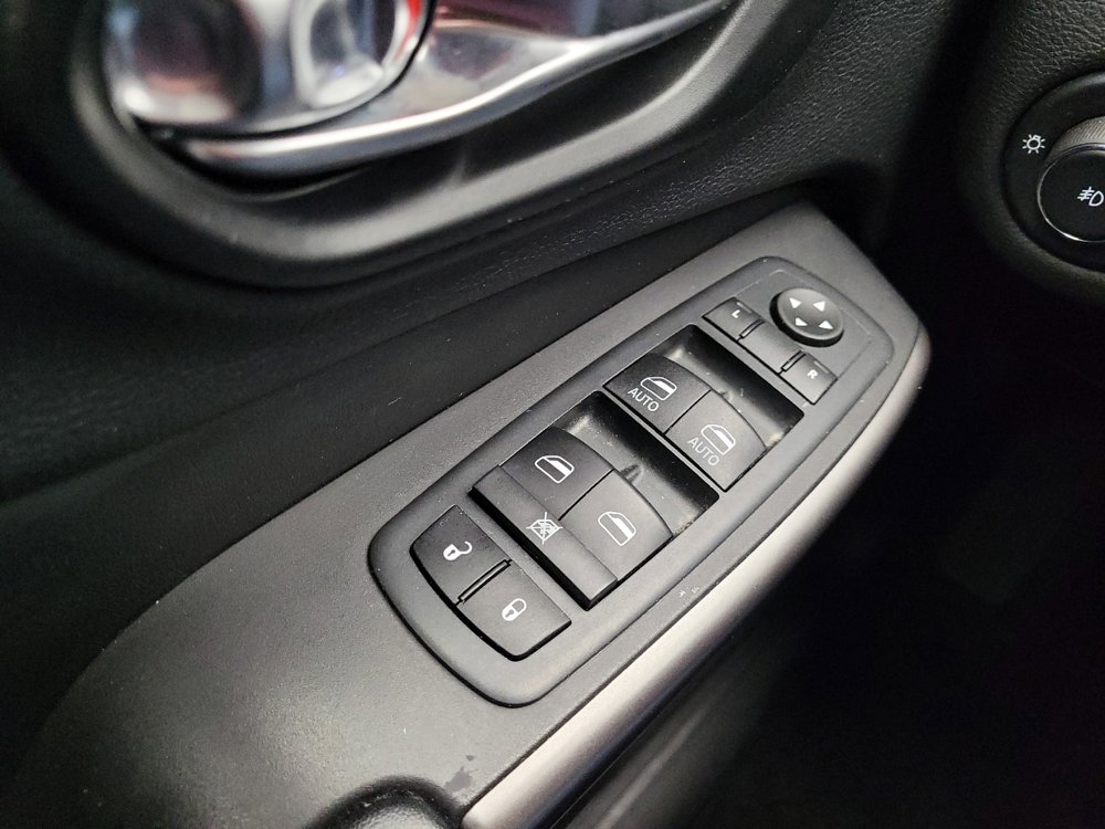 Used 2021 Jeep Cherokee Latitude Lux AWD/4WD image 27
