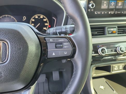Used 2025 Honda Pilot EX-L image 14