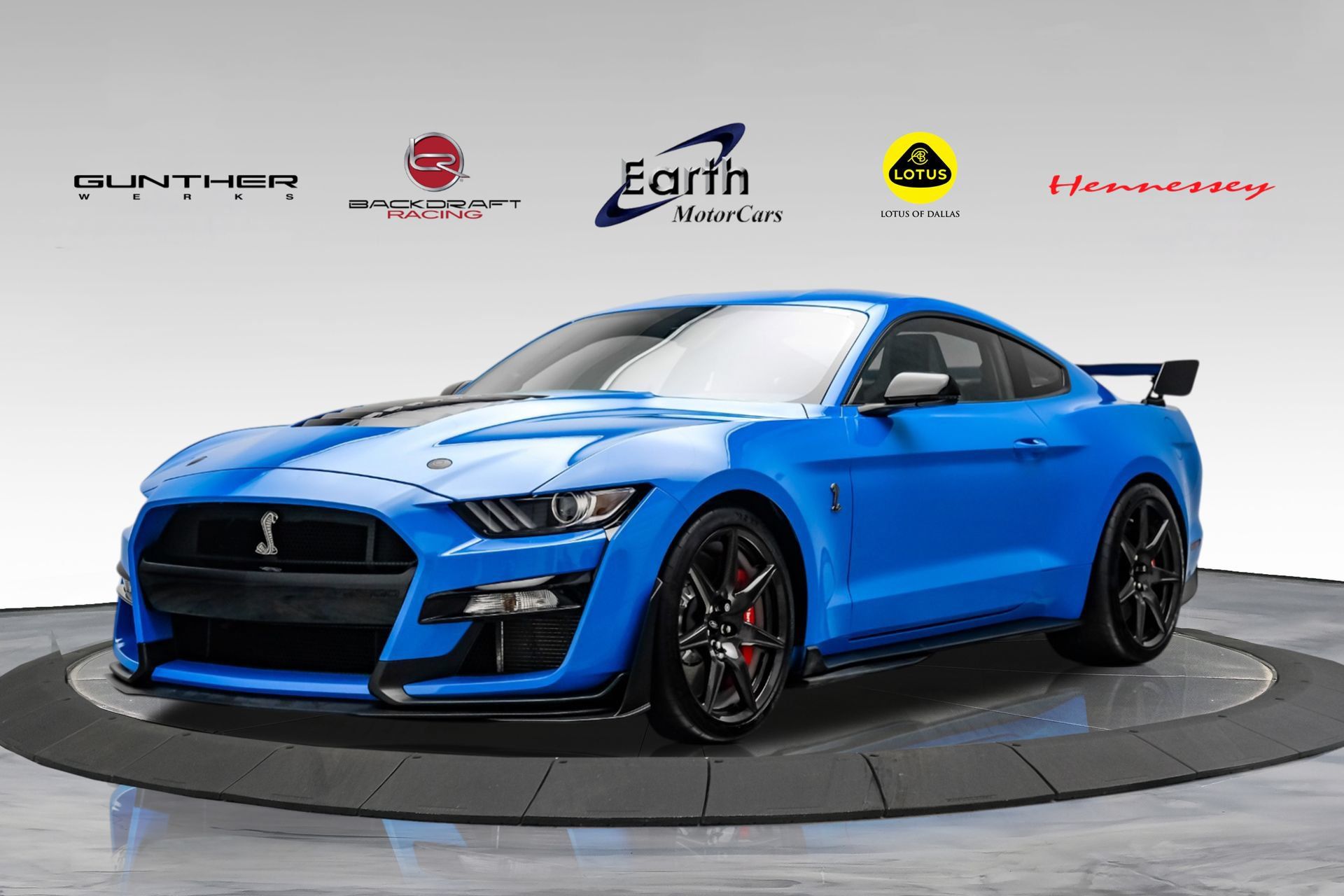 Used 2022 Ford Mustang Shelby GT500 w/ Carbon Fiber Track Pack RWD image 1