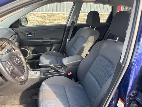 Used 2005 MAZDA MAZDA3 s w/ Moonroof & 6-CD Pkg image 8