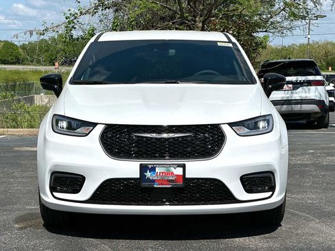 New 2026 Chrysler Pacifica Select image 10