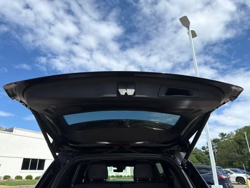 Used 2026 Jeep Grand Cherokee L Summit w/ Advanced Protech Group IV AWD/4WD image 12