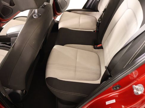 Used 2025 Hyundai Venue SEL FWD image 11
