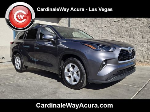 Used 2023 Toyota Highlander LE image 1