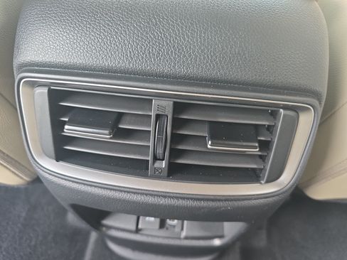 Used 2019 Honda CR-V Touring image 12