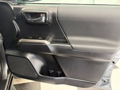 Used 2019 Toyota Tacoma TRD Off-Road AWD/4WD image 22