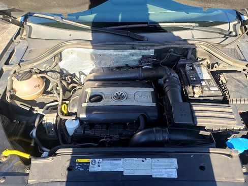 Used 2014 Volkswagen Tiguan SEL image 22