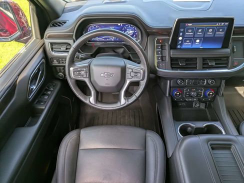 Used 2022 Chevrolet Tahoe Z71 w/ Luxury Package AWD/4WD image 17