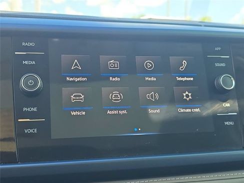 Used 2024 Volkswagen Taos SE FWD image 18