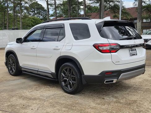 Used 2024 Honda Pilot Elite image 4