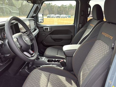 New 2025 Jeep Gladiator Mojave image 14