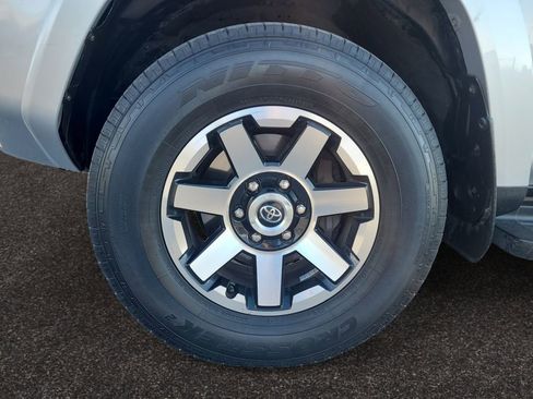 Used 2020 Toyota 4Runner TRD Off-Road Premium AWD/4WD image 14